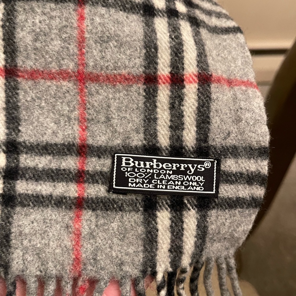 Authentic Burberrys vintage nova check grey wool scarf ( D5045) - Picture 4 of 8